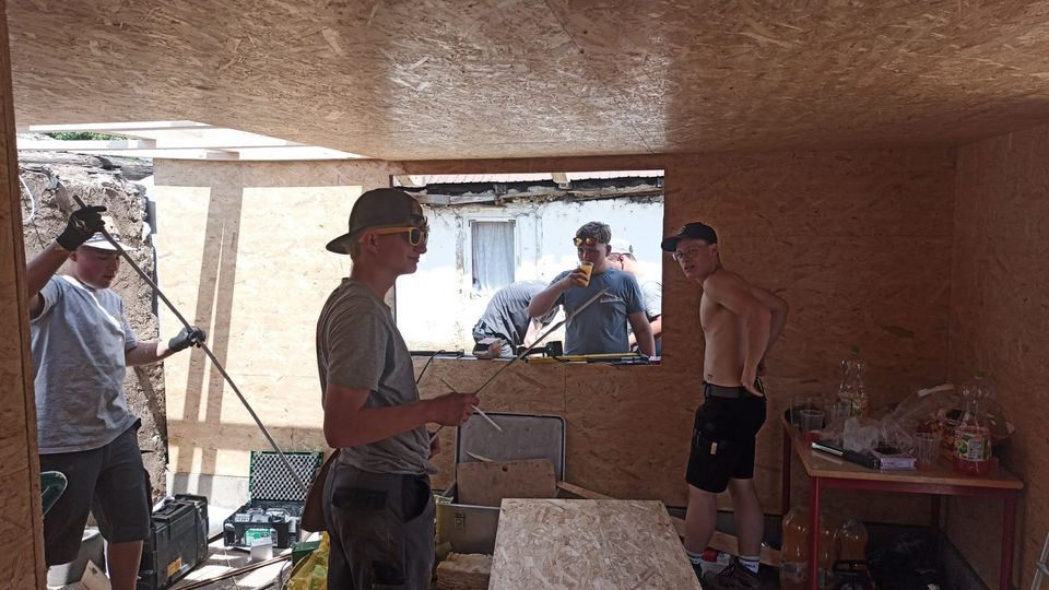 Romahaus 25 Aufbau 3.jpeg